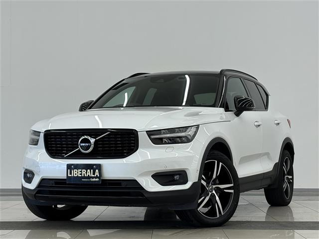 XC40B4 AWD Rデザイン 4WD