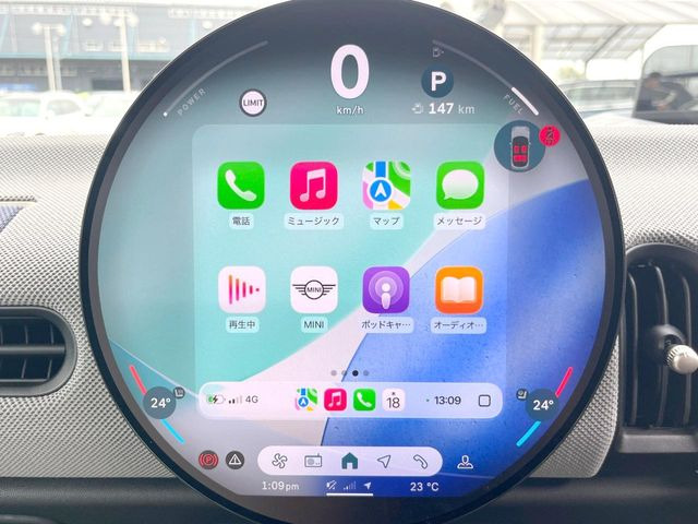��Apple Car Play:�X�}�z�Ƃ̗L���ڑ��ŁA�i�r�E�I�[�f�B�I�Đ��ȂǃX�}�z�̃A�v���@�\����ʂł��g����֗��@�\�ł�!