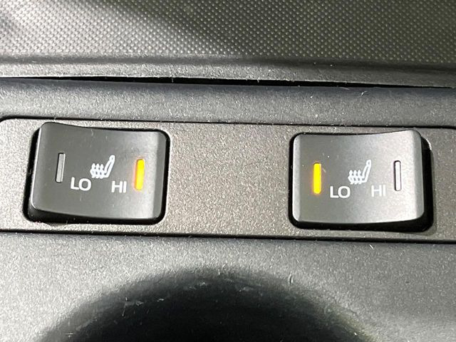 【シートヒーター】寒い日に重宝するシートヒーター!エアコンより早く温まってくれるので寒がりの人も安心ですね♪エアコンの温風は乾燥するから苦手、という方にもをおすすめです。