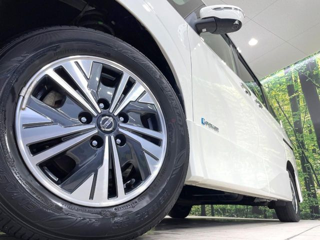 �y�����A���~�z�C�[���z�O�ςɃ}�b�`���������A���~�z�C�[���𑕒����Ă���܂��B�e��ЊO�A���~�z�C�[����A�X�^�b�h���X�^�C�����戵�����Ă���܂��B���񂲑��k����������