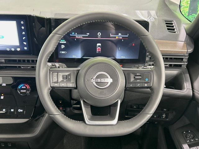 【ステアリングスイッチ】運転中、前方から目線をそらすことなく、オーディオ等の操作が可能な便利機能!安心&快適なドライブを演出してくれます♪