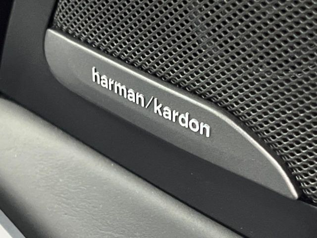 ��harman/kardon�T�E���h�V�X�e��:�I�[�f�B�I��僁�[�J�[����|����v���~�A���X�s�[�J�[�𑕔��B�����̃X�s�[�J�[����A���̗������܂ŕ����鍂�i���ȉ��y�����y���݂��������܂��B
