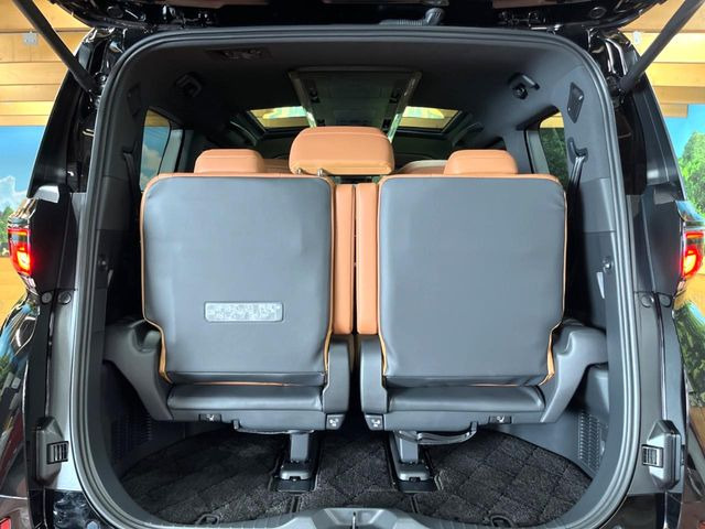 積み下ろしのしやすいデッキにはたっぷりと荷物を積み込んでいただけます。遊びから仕事まで、様々なシーンで頼れます♪