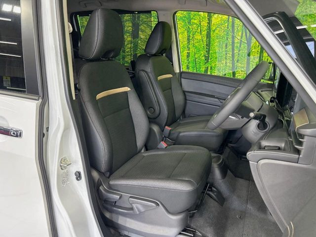 もちろん車内はキレイです♪よりクリーンな状態をキープしたいお客様には『ナノゾーンコート』がおすすめ!新型コロナウイルス対策や、除菌・消臭に効果を発揮し多くの方にご好評いただいております。