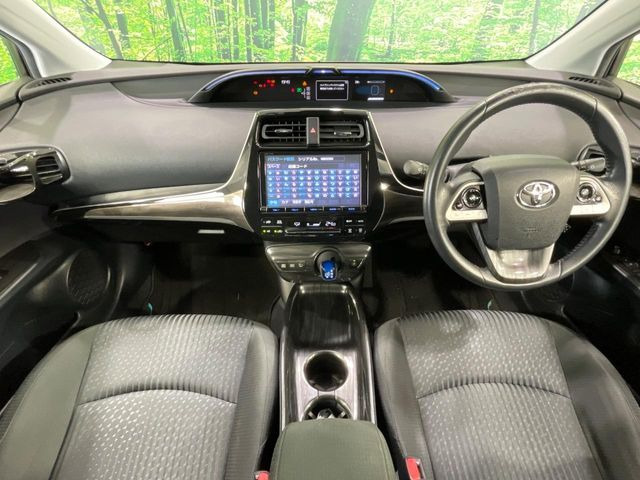 プリウス1.8 S