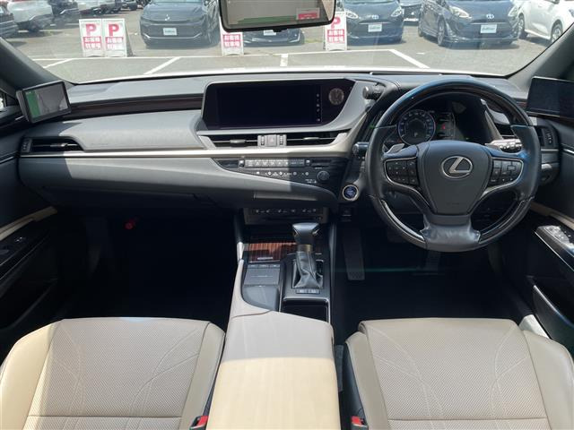 ES300h バージョンL