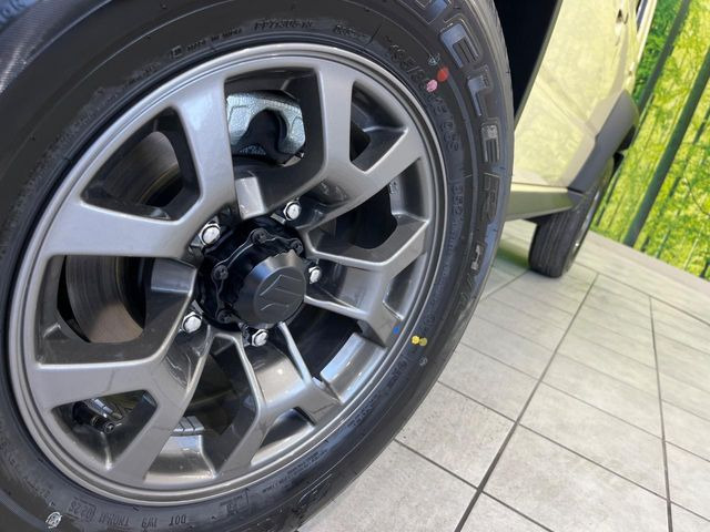 �y����15�C���`�A���~�z�C�[���z�O�ςɃ}�b�`���������A���~�z�C�[���𑕒����Ă���܂��B�e��ЊO�A���~�z�C�[����A�X�^�b�h���X�^�C�����戵�����Ă���܂��B���񂲑��k����������