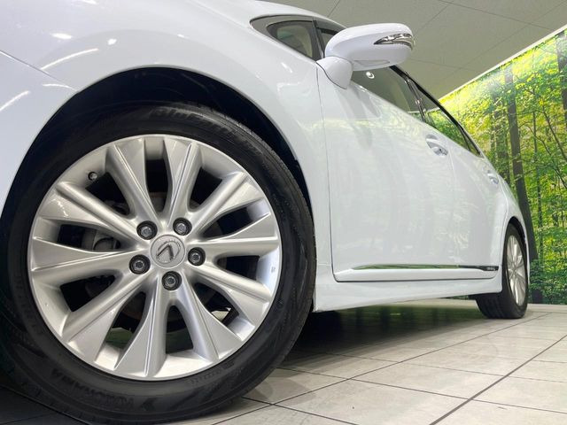 �y����17�C���`�A���~�z�C�[���z�O�ςɃ}�b�`���������A���~�z�C�[���𑕒����Ă���܂��B�e��ЊO�A���~�z�C�[����A�X�^�b�h���X�^�C�����戵�����Ă���܂��B���񂲑��k����������
