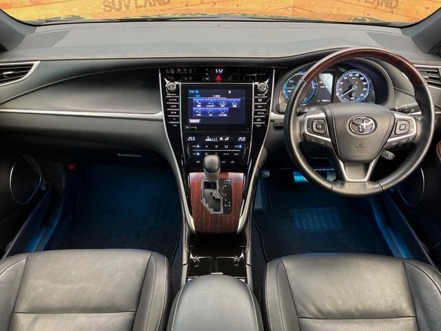 ハリアー2.5 ハイブリッド E-Four プレミアム アドバンスドパッケージ 4WD