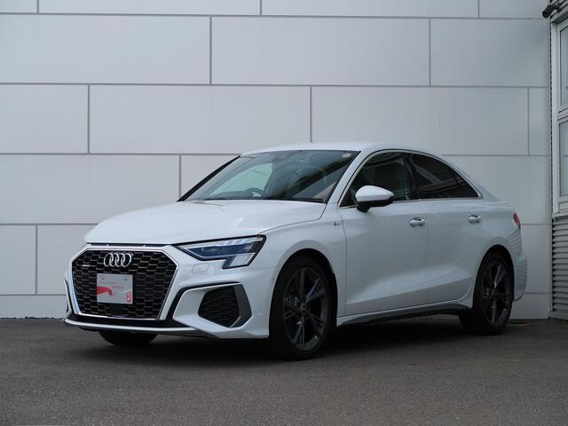 A3セダン40 TFSI クワトロ Sライン 4WD