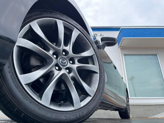 �y����19�C���`�A���~�z�C�[���z�O�ςɃ}�b�`���������A���~�z�C�[���𑕒����Ă���܂��B�e��ЊO�A���~�z�C�[����A�X�^�b�h���X�^�C�����戵�����Ă���܂��B���񂲑��k����������
