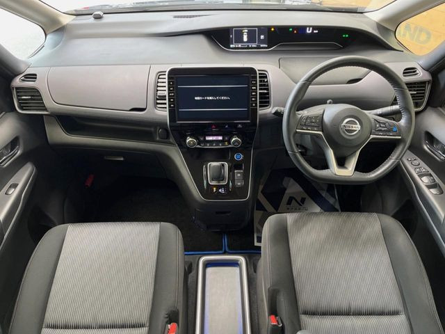 セレナ1.2 e-POWER ハイウェイスターV