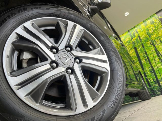 �y����16�C���`�A���~�z�C�[���z�O�ςɃ}�b�`���������A���~�z�C�[���𑕒����Ă���܂��B�e��ЊO�A���~�z�C�[����A�X�^�b�h���X�^�C�����戵�����Ă���܂��B���񂲑��k����������