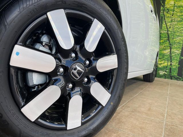 �y����16�C���`�A���~�z�C�[���z�O�ςɃ}�b�`���������A���~�z�C�[���𑕒����Ă���܂��B�e��ЊO�A���~�z�C�[����A�X�^�b�h���X�^�C�����戵�����Ă���܂��B���񂲑��k����������
