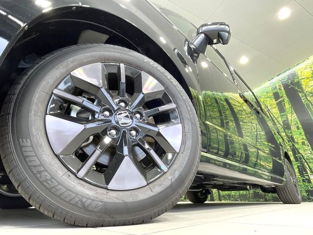 �y�����A���~�z�C�[���z�O�ςɃ}�b�`���������A���~�z�C�[���𑕒����Ă���܂��B�e��ЊO�A���~�z�C�[����A�X�^�b�h���X�^�C�����戵�����Ă���܂��B���񂲑��k����������