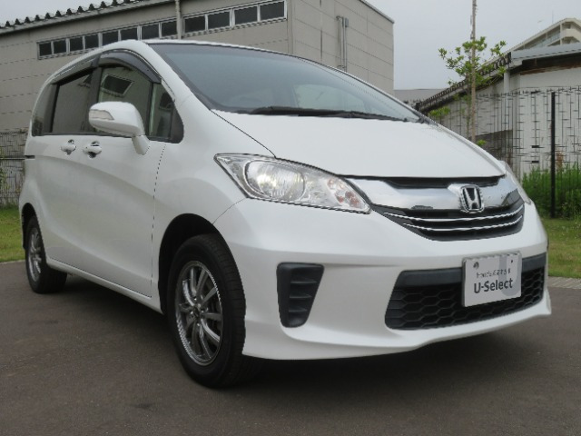 フリード1.5 G プレミアムエディション 4WD