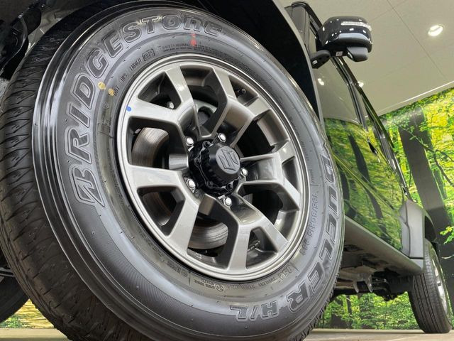 �y����15�C���`�A���~�z�C�[���z�O�ςɃ}�b�`���������A���~�z�C�[���𑕒����Ă���܂��B�e��ЊO�A���~�z�C�[����A�X�^�b�h���X�^�C�����戵�����Ă���܂��B���񂲑��k����������