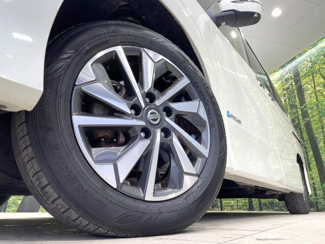 �y�����A���~�z�C�[���z�O�ςɃ}�b�`���������A���~�z�C�[���𑕒����Ă���܂��B�e��ЊO�A���~�z�C�[����A�X�^�b�h���X�^�C�����戵�����Ă���܂��B���񂲑��k����������