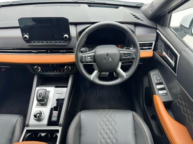 アウトランダーPHEV 2.4 P 4WD