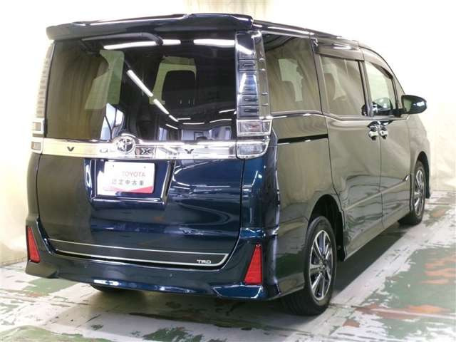 ヴォクシー2.0 ZS 4WD