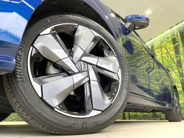 �y�����A���~�z�C�[���z�O�ςɃ}�b�`���������A���~�z�C�[���𑕒����Ă���܂��B�e��ЊO�A���~�z�C�[����A�X�^�b�h���X�^�C�����戵�����Ă���܂��B���񂲑��k����������