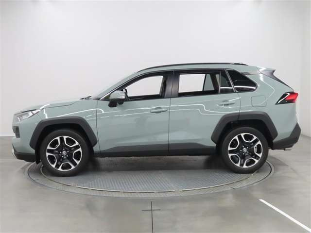 RAV42.0 アドベンチャー 4WD