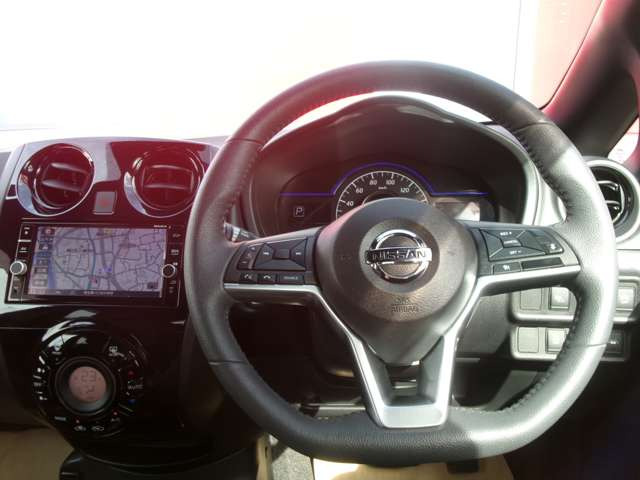 ノート1.2 e-POWER X ブラックアロー