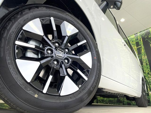 �y�����A���~�z�C�[���z�O�ςɃ}�b�`���������A���~�z�C�[���𑕒����Ă���܂��B�e��ЊO�A���~�z�C�[����A�X�^�b�h���X�^�C�����戵�����Ă���܂��B���񂲑��k����������