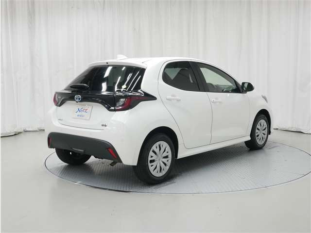 ヤリス1.5 ハイブリッド X E-Four 4WD