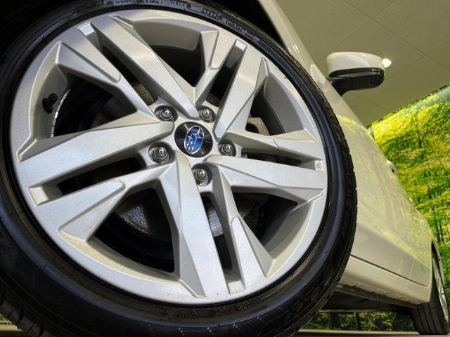 �y����17�C���`�A���~�z�C�[���z�O�ςɃ}�b�`���������A���~�z�C�[���𑕒����Ă���܂��B�e��ЊO�A���~�z�C�[����A�X�^�b�h���X�^�C�����戵�����Ă���܂��B���񂲑��k����������