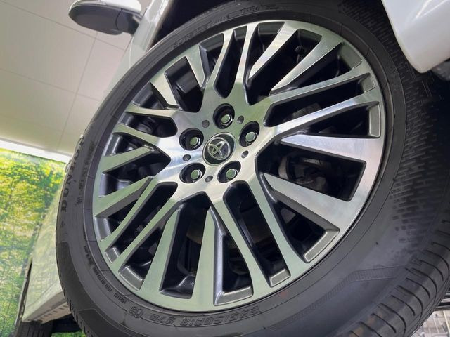 �y����18�C���`�A���~�z�C�[���z�O�ςɃ}�b�`���������A���~�z�C�[���𑕒����Ă���܂��B�e��ЊO�A���~�z�C�[����A�X�^�b�h���X�^�C�����戵�����Ă���܂��B���񂲑��k����������