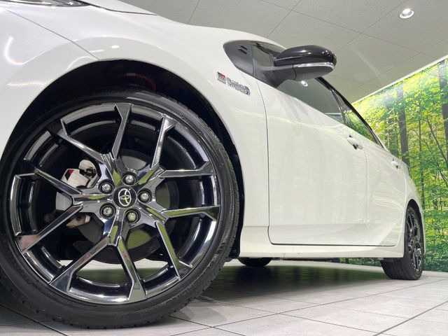 �y�O���[�h��p����18�C���`�A���~�z�C�[���z�f�U�C�����̍��������A���~�z�C�[���𑕒����Ă���܂��B�e��ЊO�A���~�z�C�[����A�X�^�b�h���X�^�C�����戵�����Ă���܂��B���񂲑��k����������