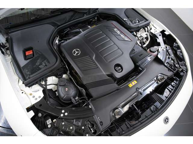 <��v����>3.0L ����6�C��DOHC�^�[�{+���[�^�[�A�G���W��:435ps/53.0kgm�A���[�^�[:22ps/25.5kgm�A�S��&times;�S��&times;�S��mm 5050&times;1955&times;1440mm�A�ԗ��d�� 2100kg