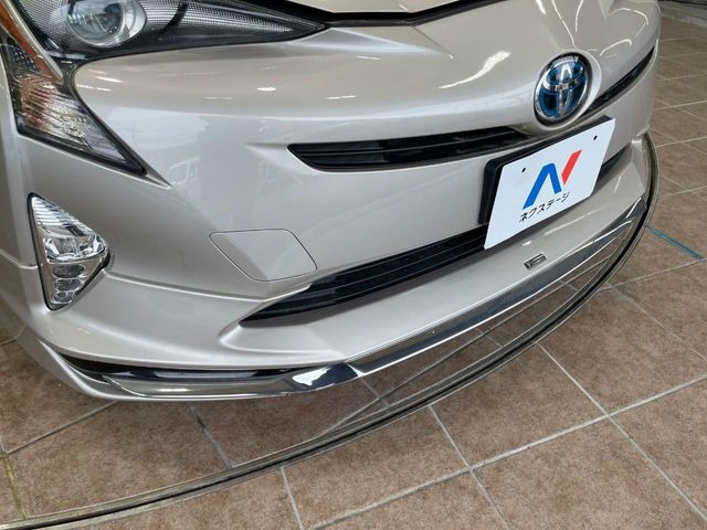 プリウス1.8 S