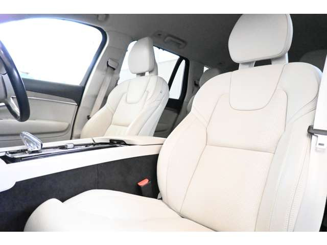XC90B6 AWD インスクリプション 4WD