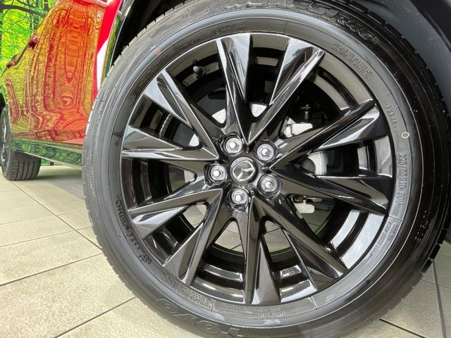 �y����19�C���`�A���~�z�C�[���z�O�ςɃ}�b�`���������A���~�z�C�[���𑕒����Ă���܂��B�e��ЊO�A���~�z�C�[����A�X�^�b�h���X�^�C�����戵�����Ă���܂��B���񂲑��k����������