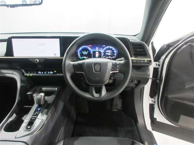 クラウンクロスオーバー2.5 G アドバンスト レザー パッケージ E-Four 4WD