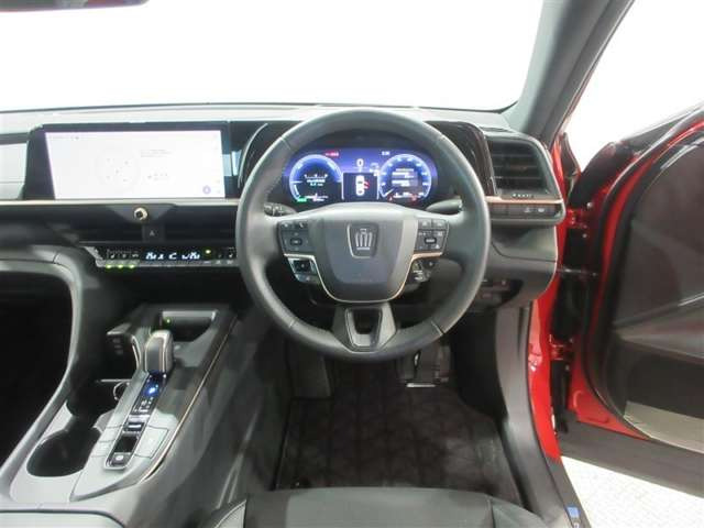 クラウンクロスオーバー2.5 G アドバンスト レザー パッケージ E-Four 4WD