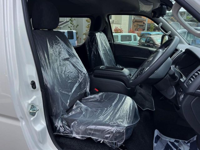 もちろん車内はキレイです♪よりクリーンな状態をキープしたいお客様には『ナノゾーンコート』がおすすめ!新型コロナウイルス対策や、除菌・消臭に効果を発揮し多くの方にご好評いただいております。