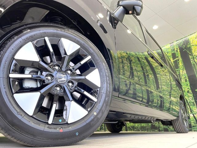 �y����16�C���`�A���~�z�C�[���z�O�ςɃ}�b�`���������A���~�z�C�[���𑕒����Ă���܂��B�e��ЊO�A���~�z�C�[����A�X�^�b�h���X�^�C�����戵�����Ă���܂��B���񂲑��k����������
