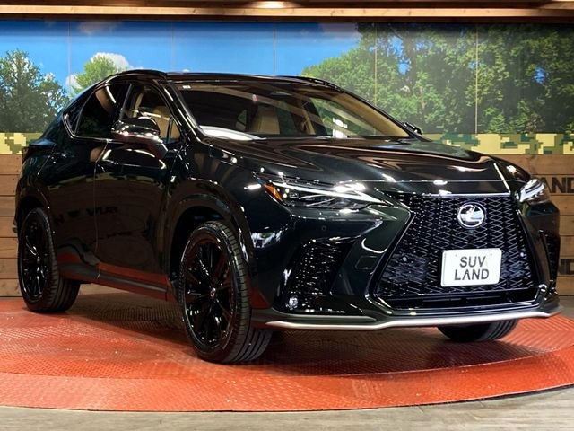 安心の最長10年・走行無制限保証(有償)をご用意。保証内容も充実はもちろん、無料点検&オイル交換や、年中無休の全国・24時間ロードサービスも付帯されておりますのでご安心下さい。