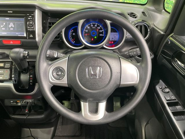 �y�X�e�A�����O�X�C�b�`�z�^�]���A�O������ڐ������炷���ƂȂ��A�I�[�f�B�I���̑��삪�\�ȕ֗��@�\!���S&���K�ȃh���C�u�����o���Ă���܂���