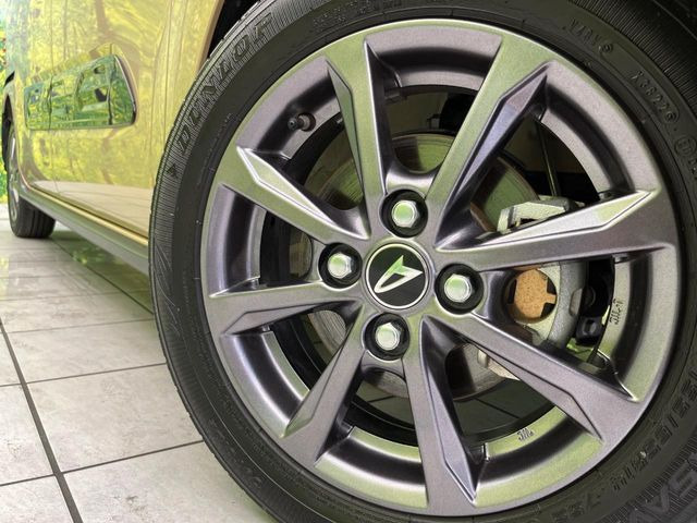 �y����14�C���`�A���~�z�C�[���z�O�ςɃ}�b�`���������A���~�z�C�[���𑕒����Ă���܂��B�e��ЊO�A���~�z�C�[����A�X�^�b�h���X�^�C�����戵�����Ă���܂��B���񂲑��k����������