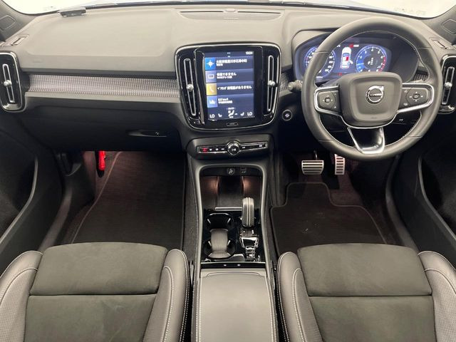 XC40B4 AWD Rデザイン 4WD