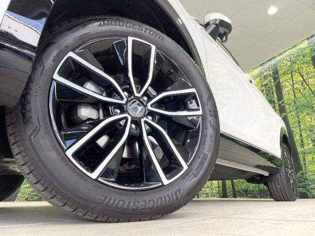 �y�����A���~�z�C�[���z�O�ςɃ}�b�`���������A���~�z�C�[���𑕒����Ă���܂��B�e��ЊO�A���~�z�C�[����A�X�^�b�h���X�^�C�����戵�����Ă���܂��B���񂲑��k����������