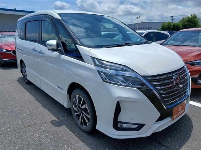 セレナ1.2 e-POWER ハイウェイスターV