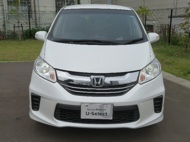 フリード1.5 G プレミアムエディション 4WD