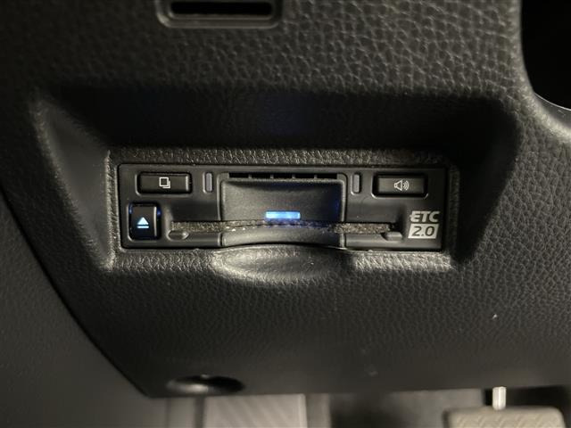 ヴォクシー1.8 ハイブリッド S-Z