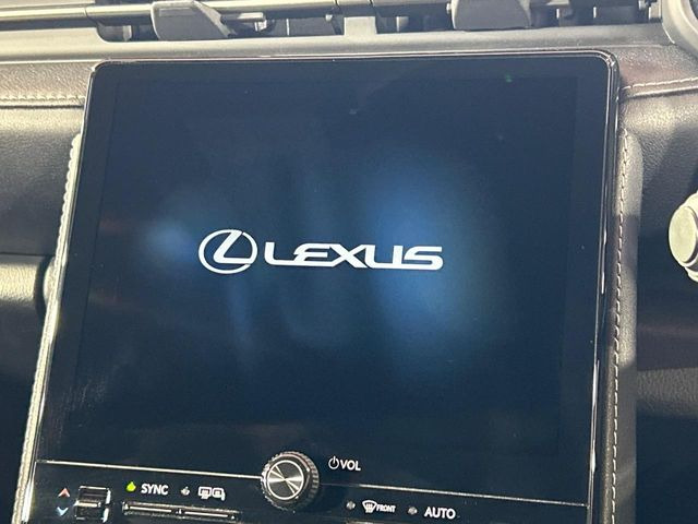 �y9.8�C���` �f�B�X�v���C�I�[�f�B�I�z���ʂ̃f�B�X�v���C��AppleCarPlay��AndroidAuto�����p�\�B�傫�ȉ�ʂŃX�}�z�i�r�A�v���������p���������܂���