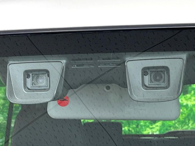【スズキ デュアルカメラブレーキサポート】走行中に前方の車両等を認識し、衝突しそうな時は警報とブレーキで衝突回避と被害軽減をアシスト。より安全にドライブをお楽しみいただけます。